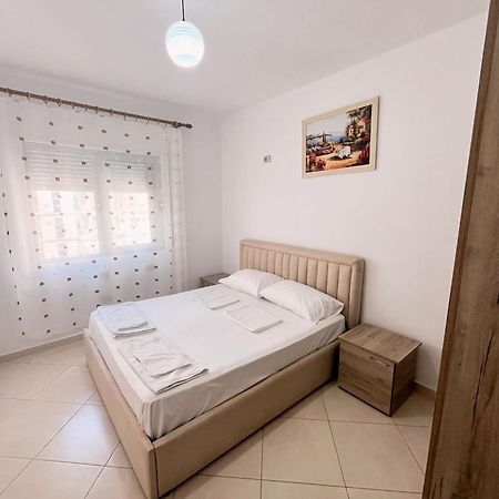 Gerald'S Central Apartments Vlorë Exterior foto