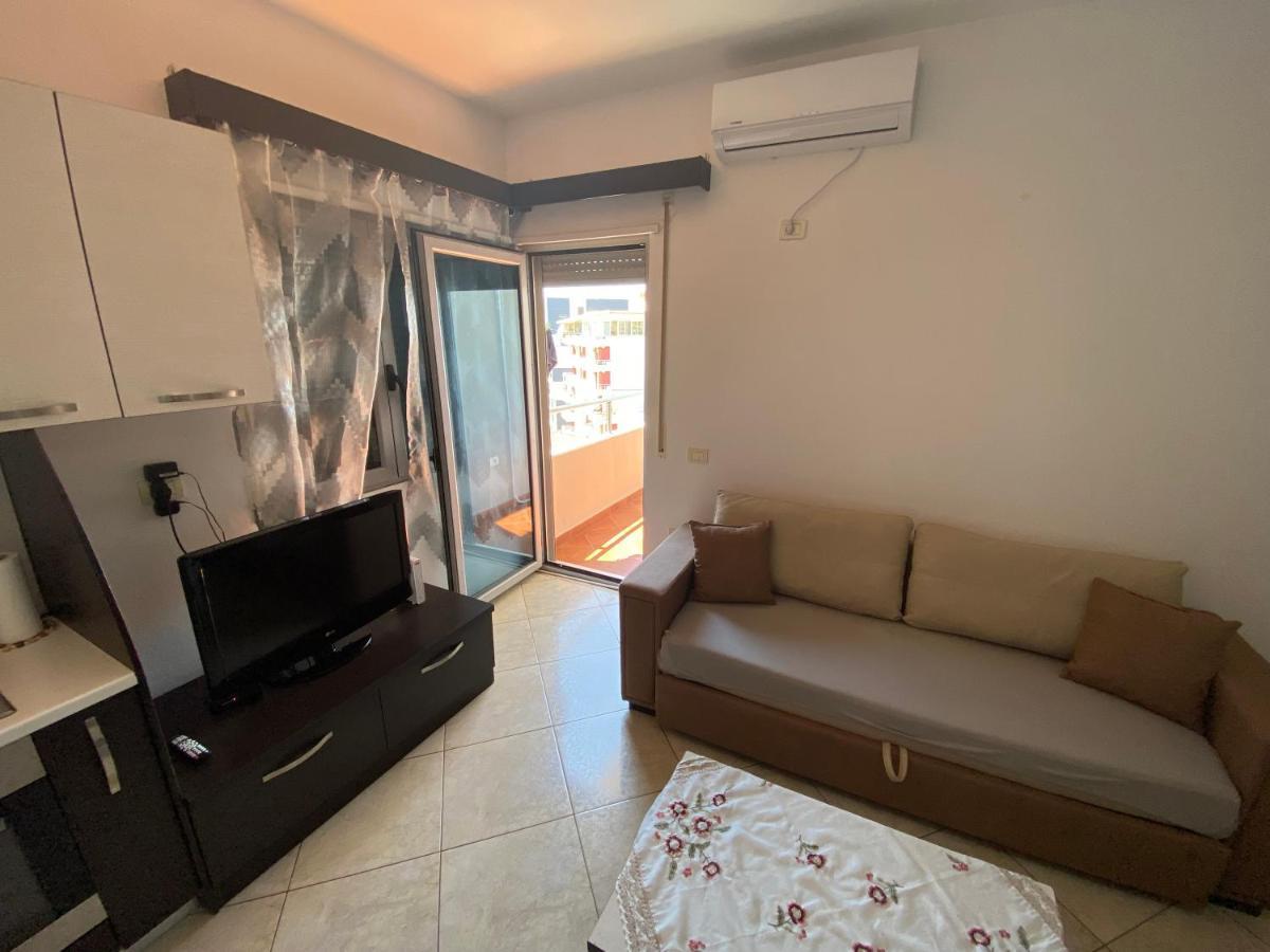Gerald'S Central Apartments Vlorë Exterior foto