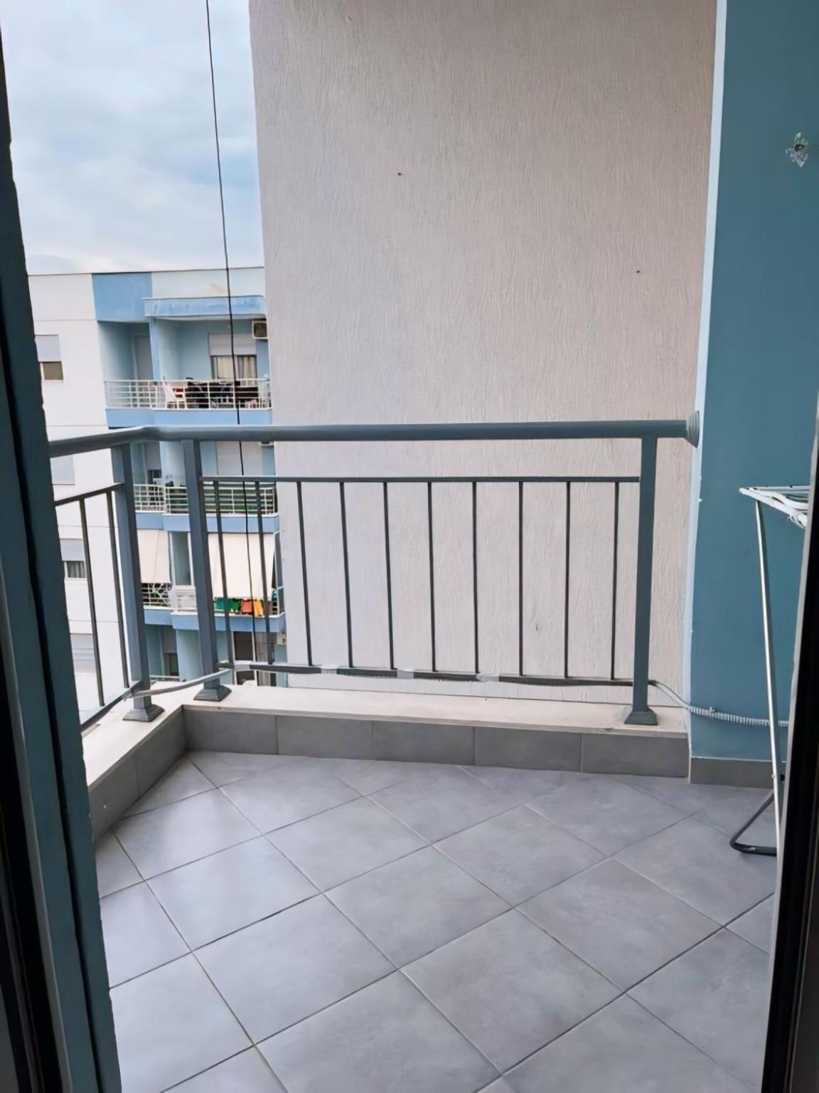 Gerald'S Central Apartments Vlorë Quarto foto