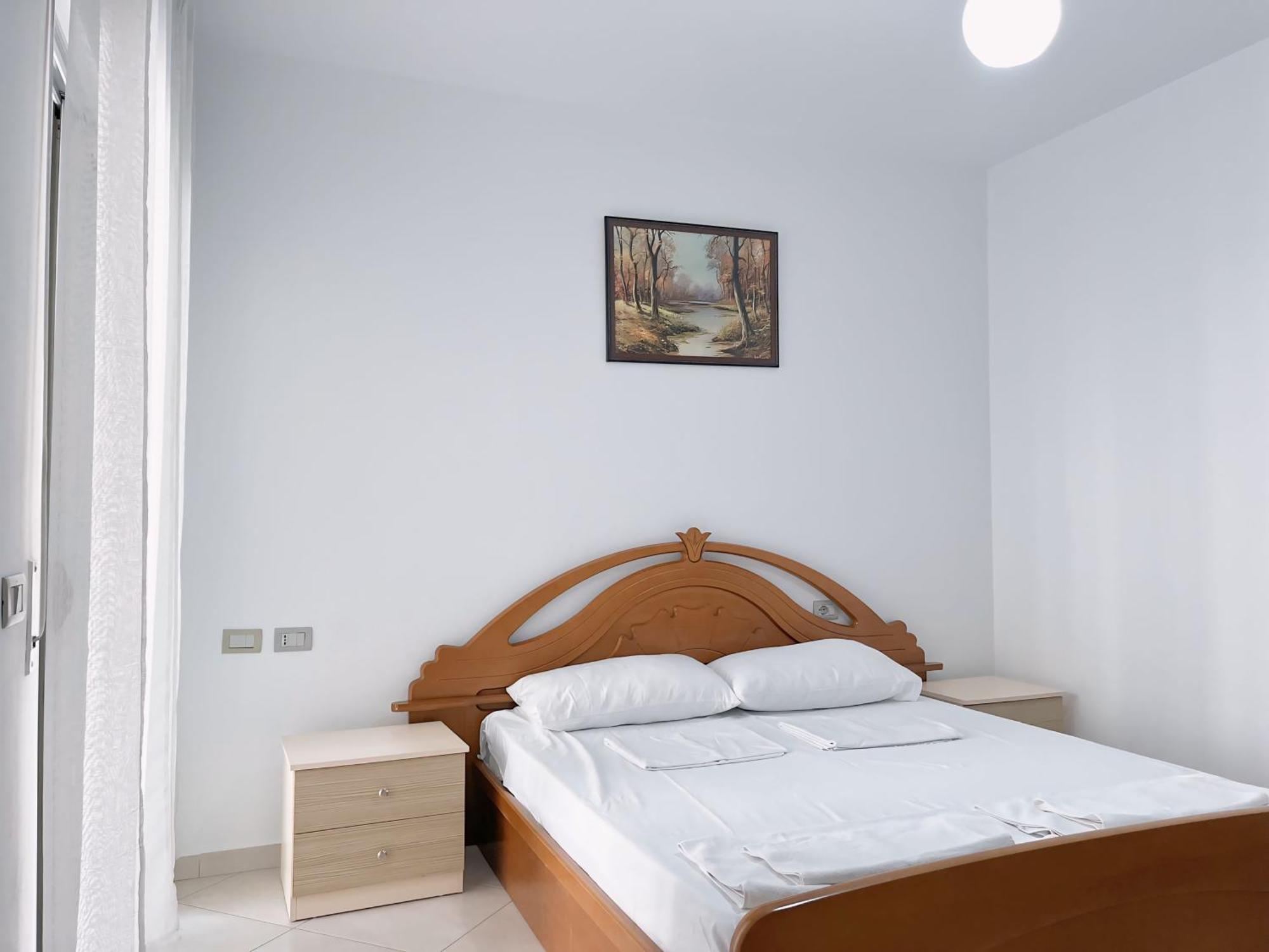 Gerald'S Central Apartments Vlorë Exterior foto
