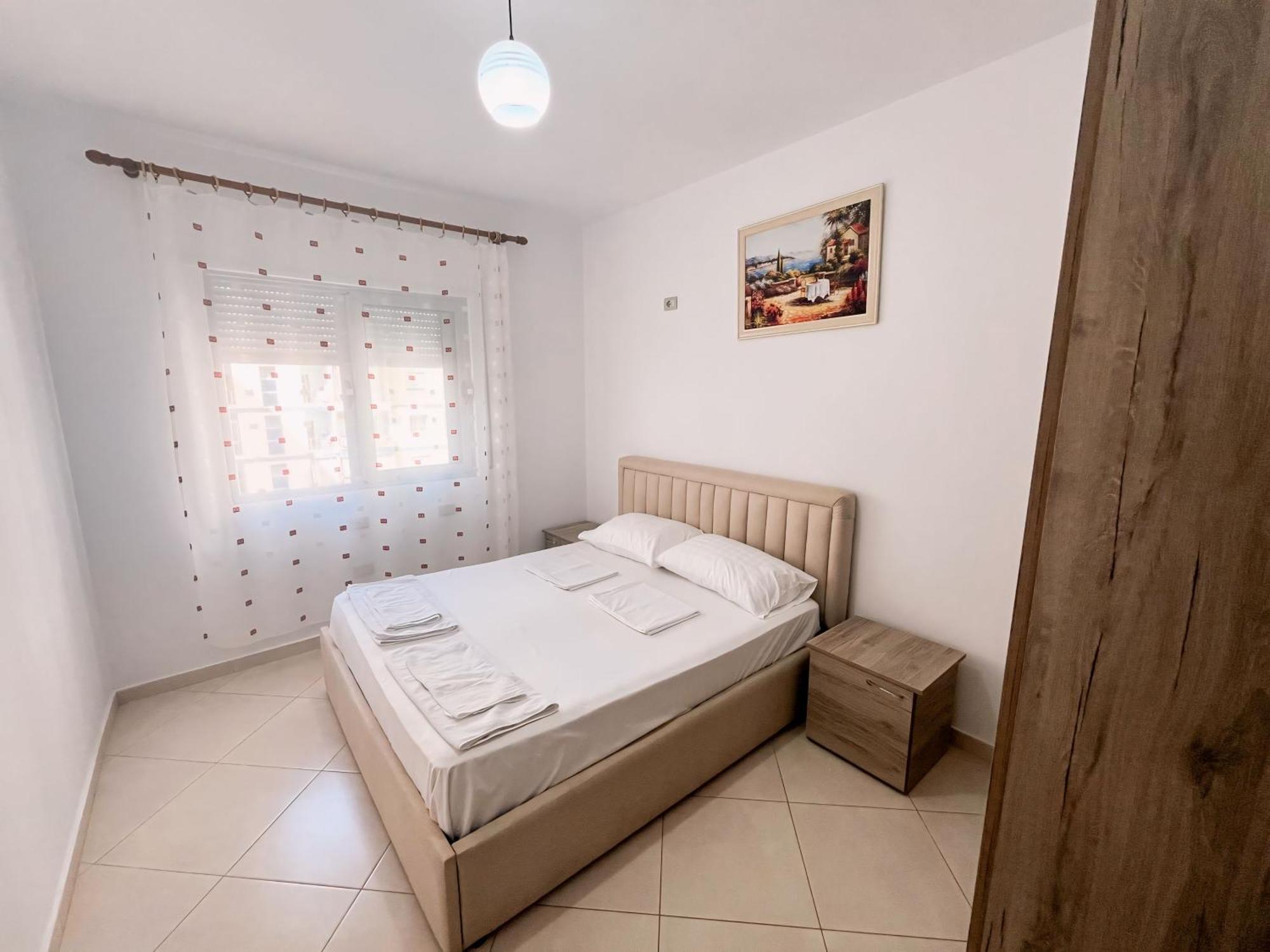 Gerald'S Central Apartments Vlorë Exterior foto