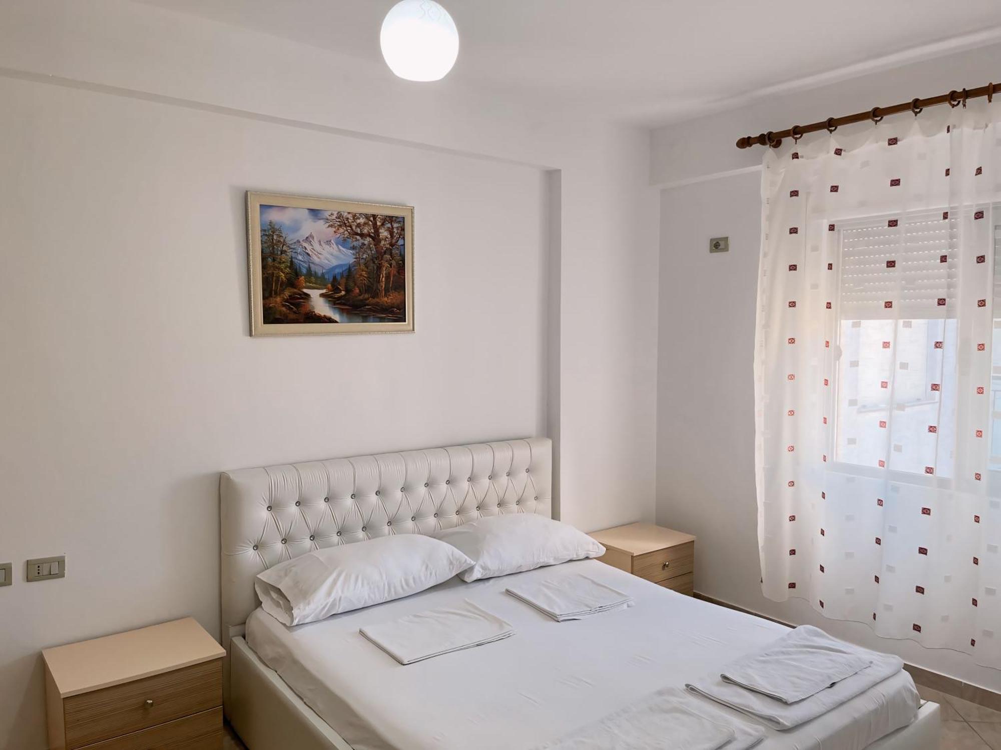 Gerald'S Central Apartments Vlorë Exterior foto