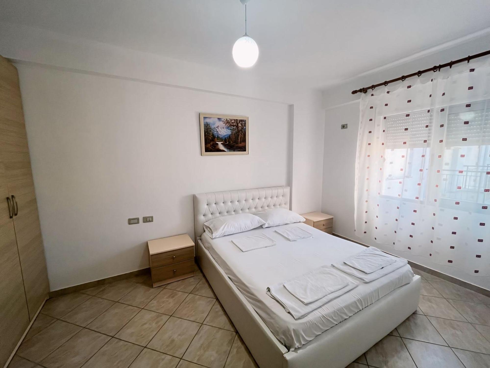 Gerald'S Central Apartments Vlorë Exterior foto